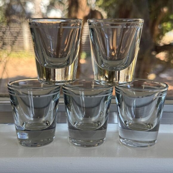5 Vintage Libbey Shot Glasses Pour Line Heavy  Clear - Picture 1 of 9